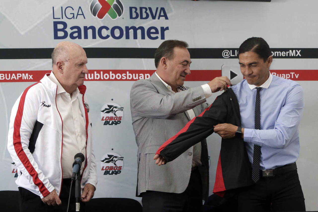 Juan Francisco Palencia fue presentado como técnico de Lobos BUAP, que contará con el experimentado Manuel Lapuente como director deportivo.
