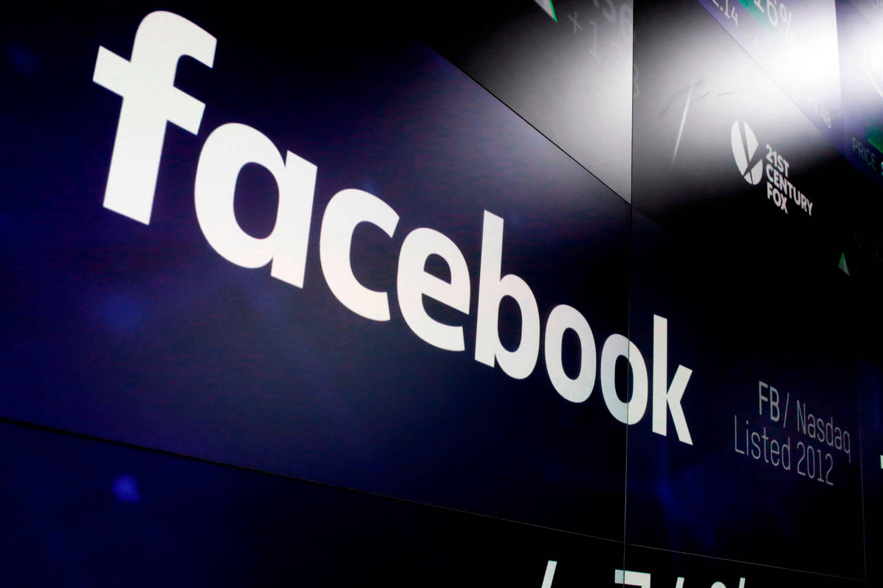 Desperfecto. La falla de Facebook se suma a otros escándalos de privacidad de la red social. (AP)