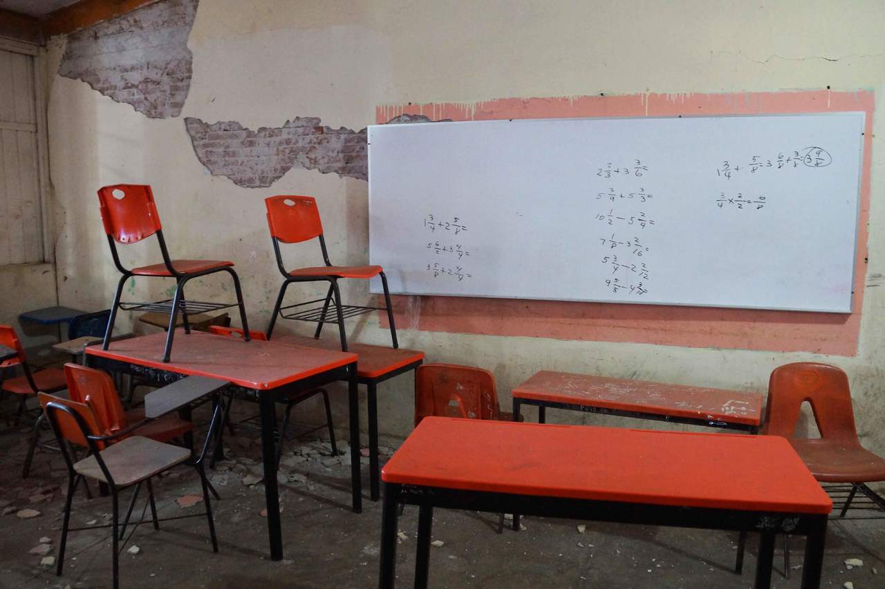 De ellos, Puebla, Morelos y el Estado de México tienen el mayor número de escuelas con daños graves. En el territorio nacional hay 13 planteles con afectaciones graves que no han podido ser intervenidos: uno en el Estado de México, seis en Guerrero, tres en Oaxaca, y tres en Puebla. (ARCHIVO)