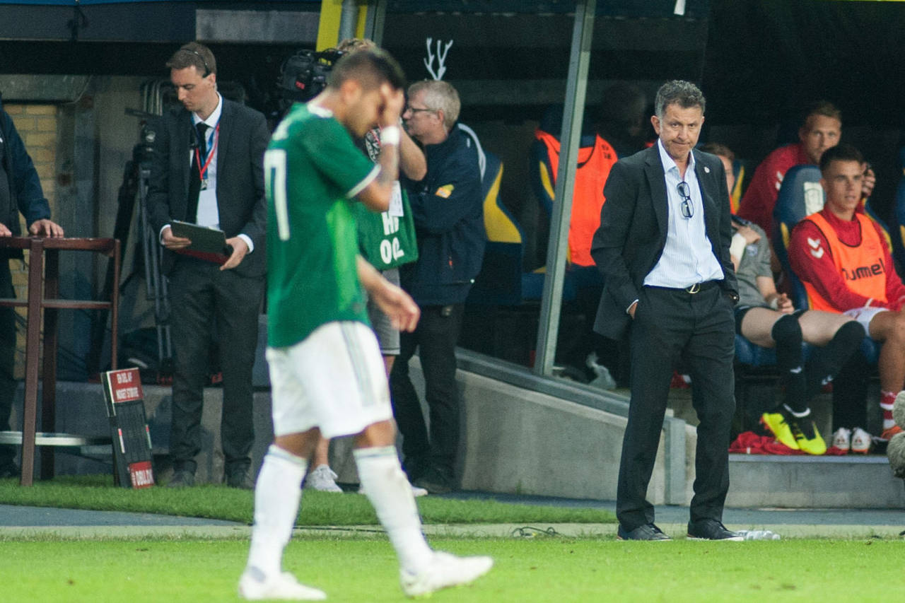 El colombiano Juan Carlos Osorio no la ha pasado bien en los últimos días en el banquillo de la Selección Mexicana.  (Agencia El Universal)