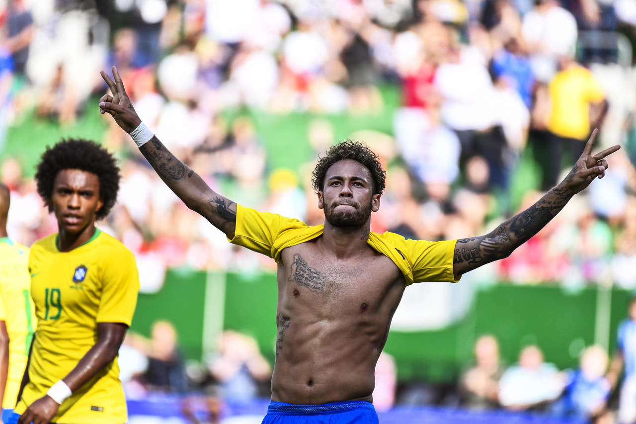 Neymar marcó un espectacular gol en la segunda mitad y Brasil derrotó 3-0 a Austria en su último juego de preparación antes del Mundial.