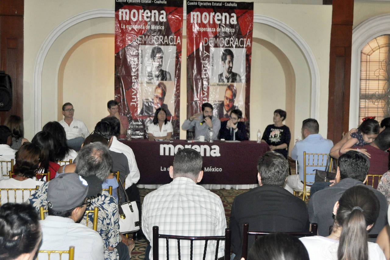 Gira. Ofrecen conferencia sobre Juventud y Democracia Abraham Mendieta y Antonio Attolini en Torreón. (GUADALUPE MIRANDA)