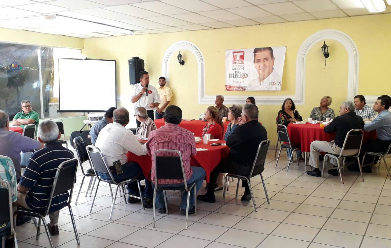 Campaña. Antonio Gutiérrez Jardón sostuvo un encuentro con grupos de la sociedad civil. (CORTESÍA)