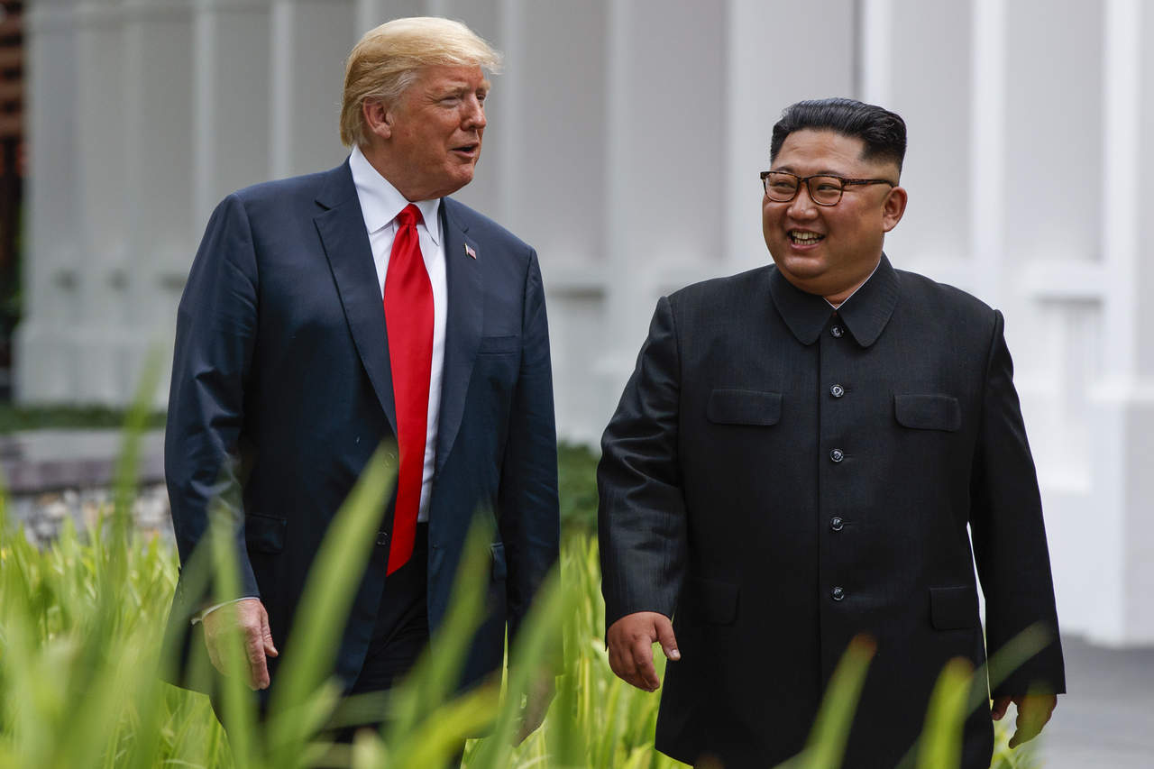 Kim Jong un y Donald Trump se reunieron por primera vez en Singapur. (AP)