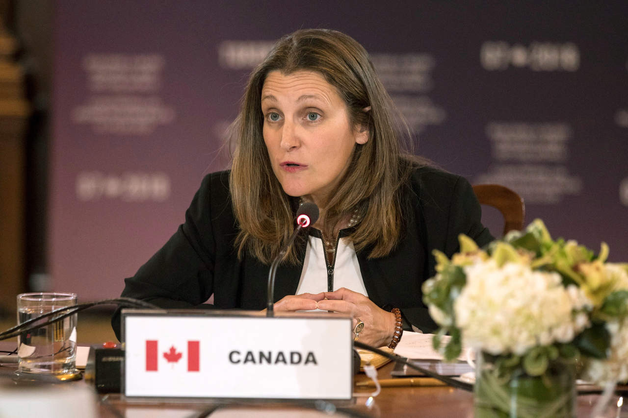 En declaraciones desde el Parlamento Federal, la canciller Freeland reiteró este martes que la posición de Canadá es trabajar por un buen acuerdo trilateral, pero “estamos preparados para lo peor”. (ARCHIVO)