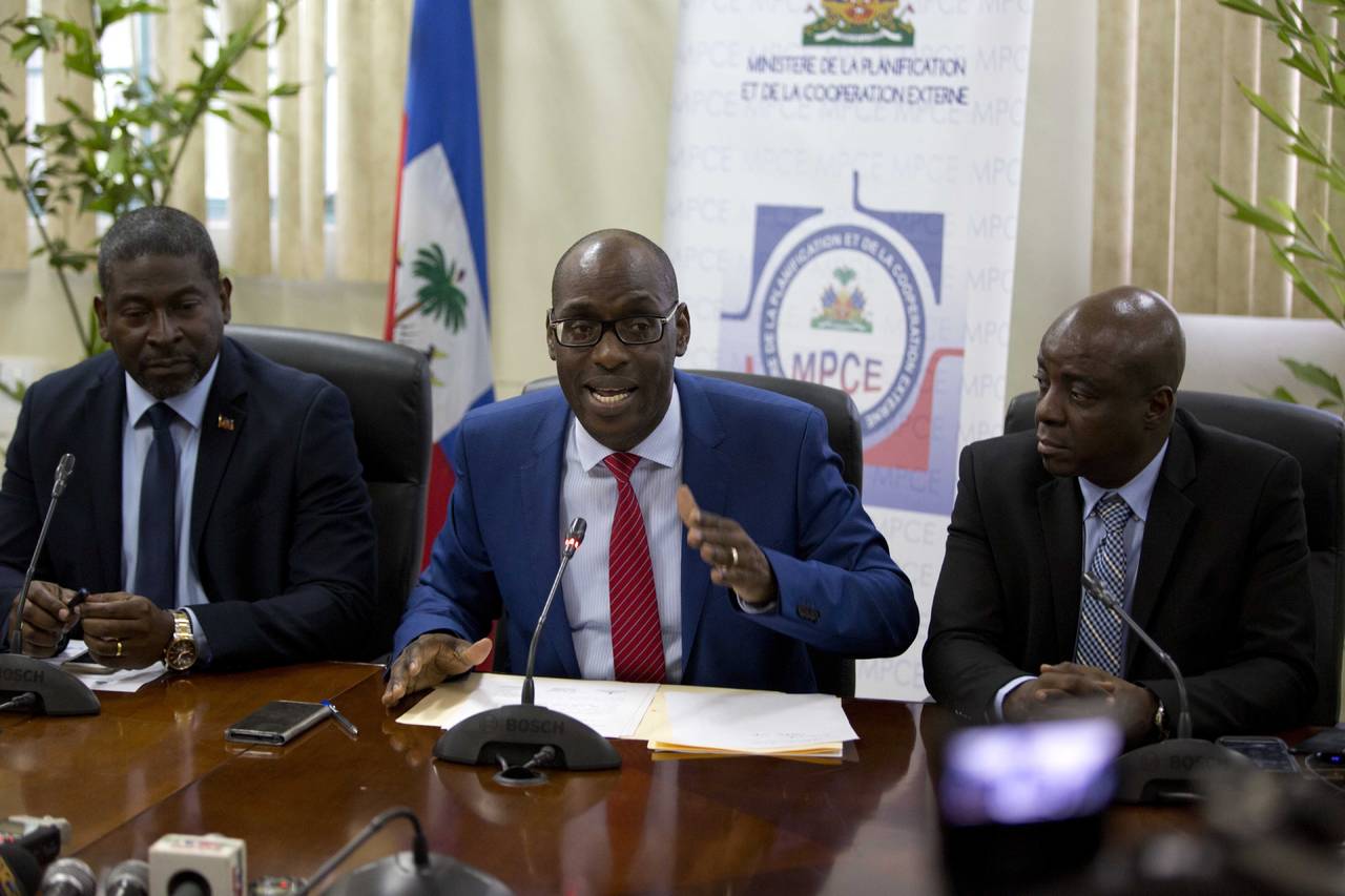 Deciden. El gobierno haitiano retiró el permiso de operación a Oxfam de Gran Bretaña tras un escándalo de índole sexual. (AP)