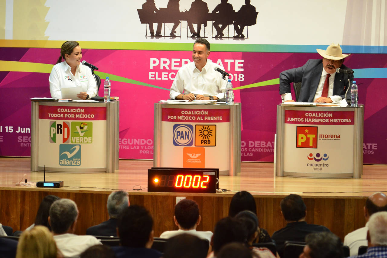 Torreón. Ayer se realizó el segundo y último debate entre candidatos al Senado de Coahuila organizado por el Instituto Nacional Electoral y el Consejo Cívico de las Instituciones (CCI) Laguna. (FERNANDO COMPEÁN)