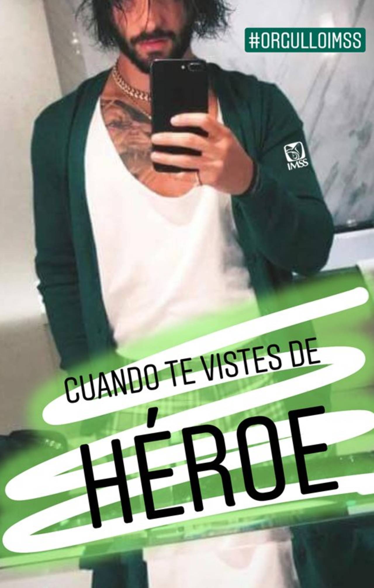 Comparan. La vestimenta del cantante fue objeto de burlas.