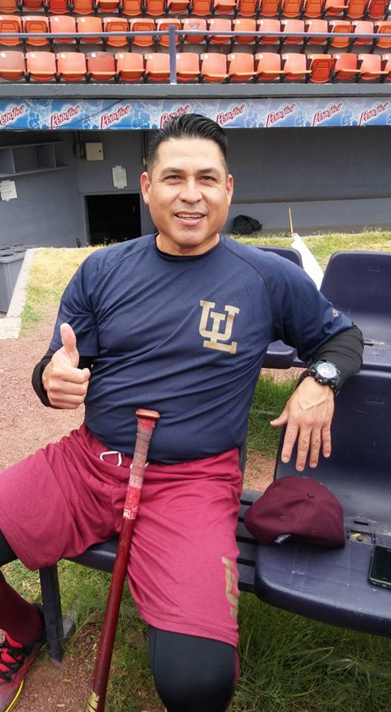 Ramón Orantes Rodarte ha visto nacer y crecer a sus dos hijos, desde un campo de beisbol. (Especial)