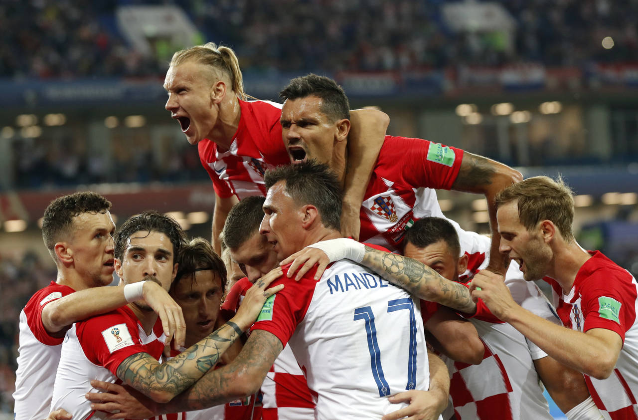 Los jugadores de Croacia festejan su segundo tanto ante Nigeria durante un encuentro del Mundial. (AP)