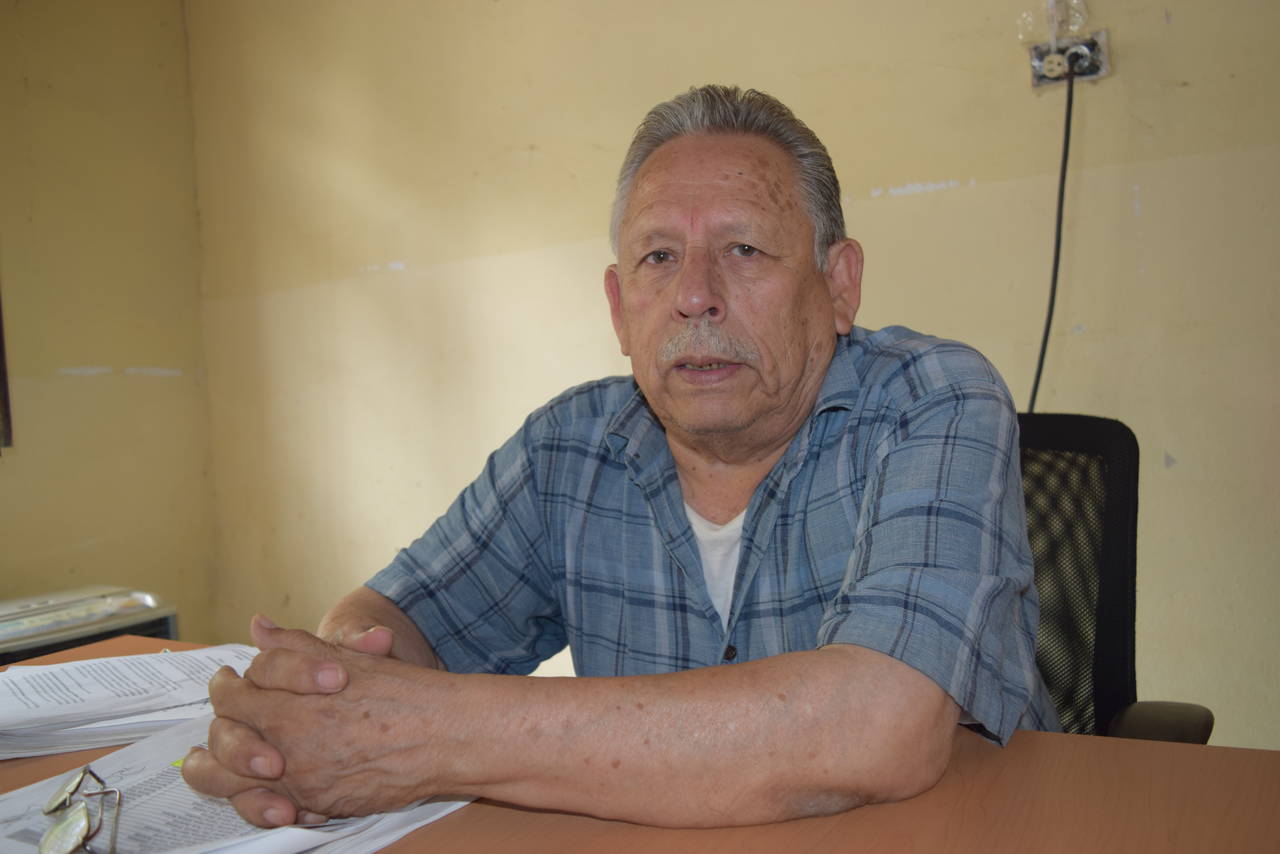 Postura. Félix Picazo, presidente del Comité Directivo Municipal, en San Pedro del Instituto Electoral de Coahuila.