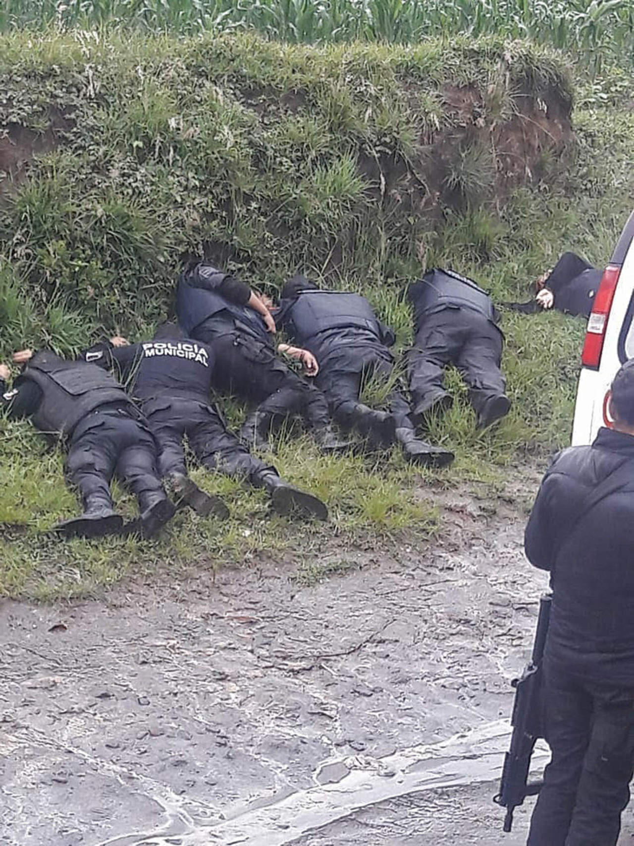 La Comisión Nacional de los Derechos Humanos (CNDH) condenó hoy el asesinato de seis policías municipales en el céntrico estado mexicano de Puebla y exigió una investigación 'pronta e integral'.  (ARCHIVO)