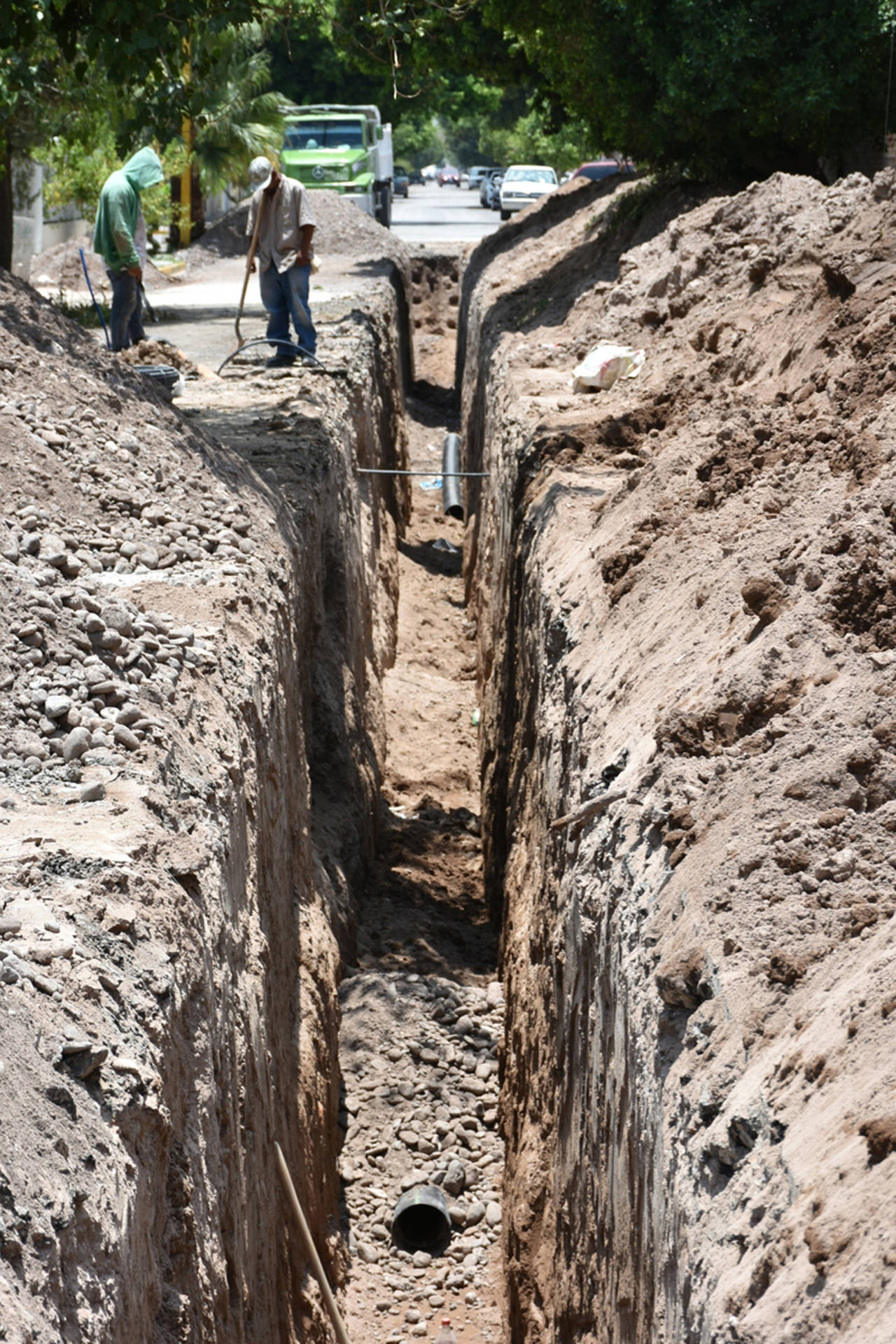 Trabajos. Realizan la renovación de las líneas de drenaje en el sector del Centro en Lerdo. (EL SIGLO DE TORREÓN)
