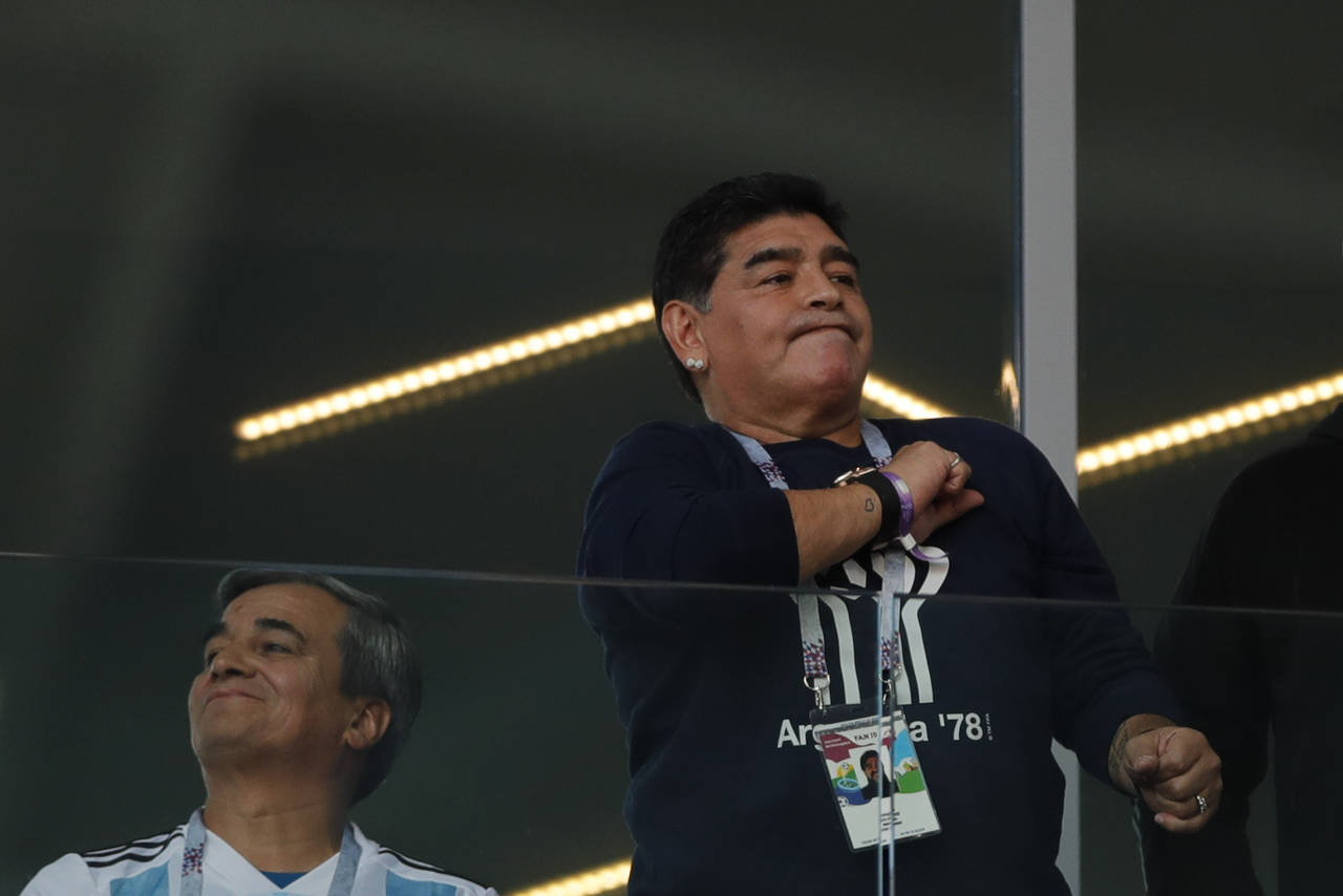 Diego Armando Maradona fue visto en la tribuna durante el partido de Argentina e Islandia. Maradona reconoce partido del Tricolor