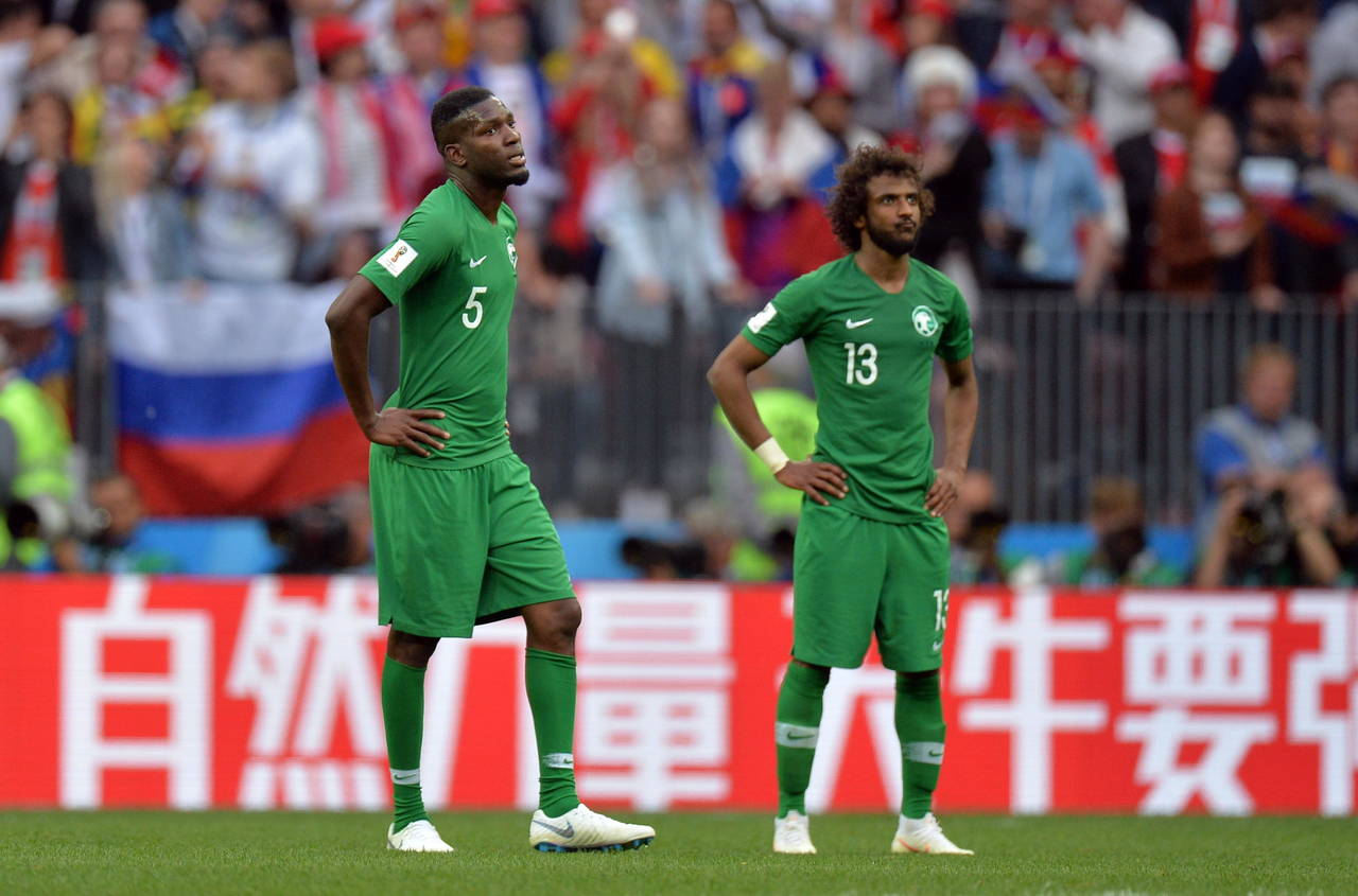 Jugadores de la selección de Arabia Saudita tras su primer partido en la Copa del Mundo de Rusia. Árabes salen ilesos tras accidente áereo