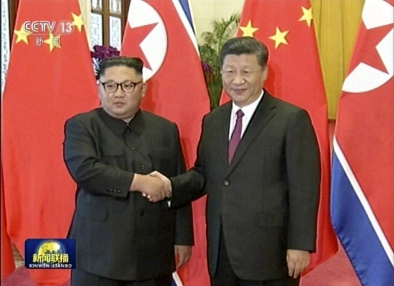 Es la tercera visita de Kim a Beijing desde marzo, lo que pone de relieve el papel crucial de China para lograr que Corea del Norte abandone su programa nuclear. (AP)