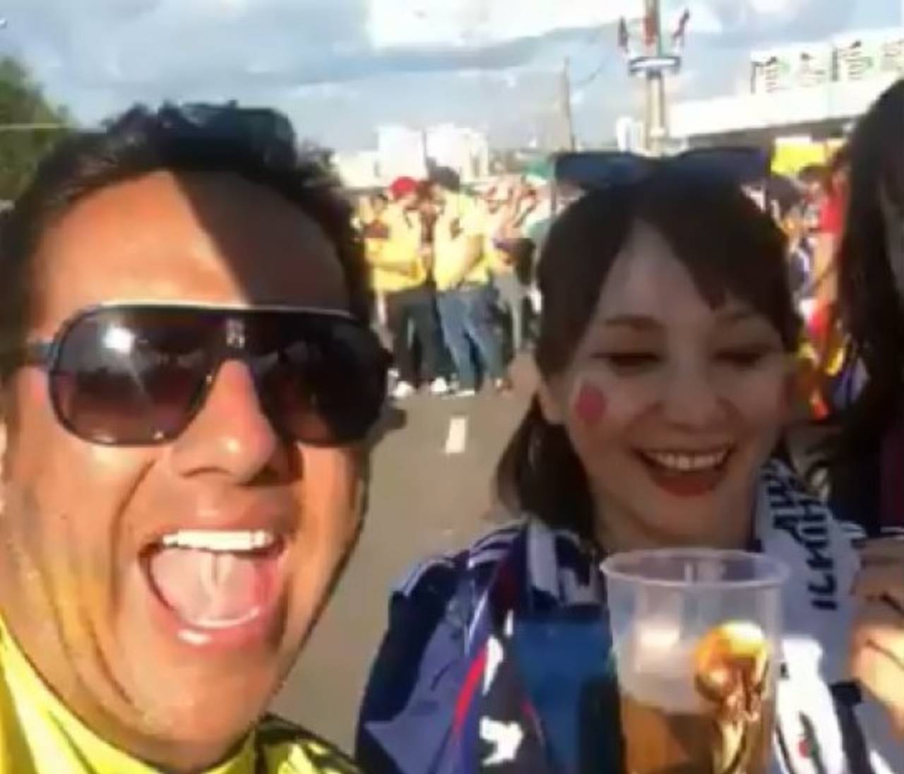Al término del juego, un fanático colombiano aprovechó que las japonesas no hablaban español y las instó a repetir frases denigrantes. Polémico video genera escándalo