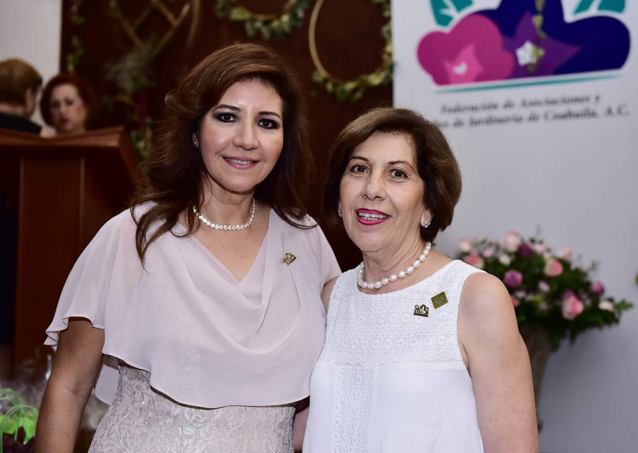 Susy Rivera de Dingler y Celia Rodríguez de González.