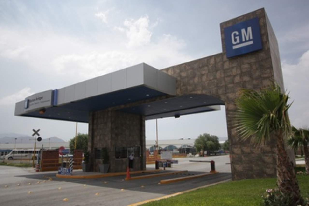 El anuncio de GM desafía las críticas expresadas por el presidente Donald Trump a las automotrices que producen autos en México a fin de exportarlos a Estados Unidos. (ESPECIAL)