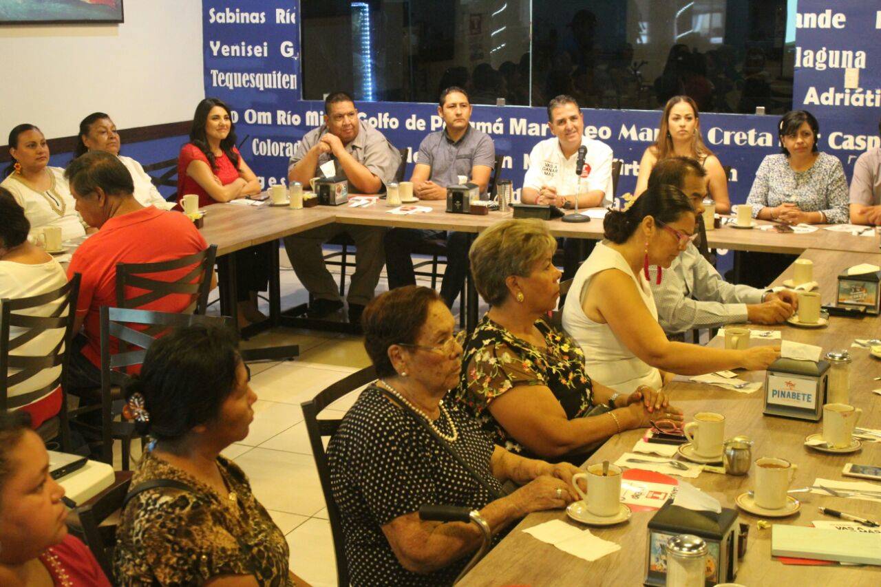 Campaña. Antonio Gutiérrez Jardón, sostuvo un encuentro con organismos de la Sociedad Civil. (CORTESÍA)