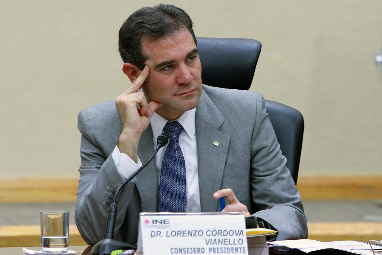 Lorenzo Córdova, consejero presidente del organismo, lanzó un llamado a las autoridades a que garanticen un ambiente de seguridad, paz pública y Estado de derecho de cara a la jornada electoral del 1 de julio. (ARCHIVO) 