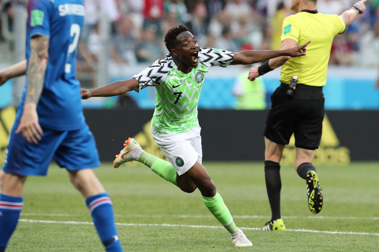 Ahmed Musa celebra tras marcar el segundo gol de Nigeria ante Islandia. (EFE