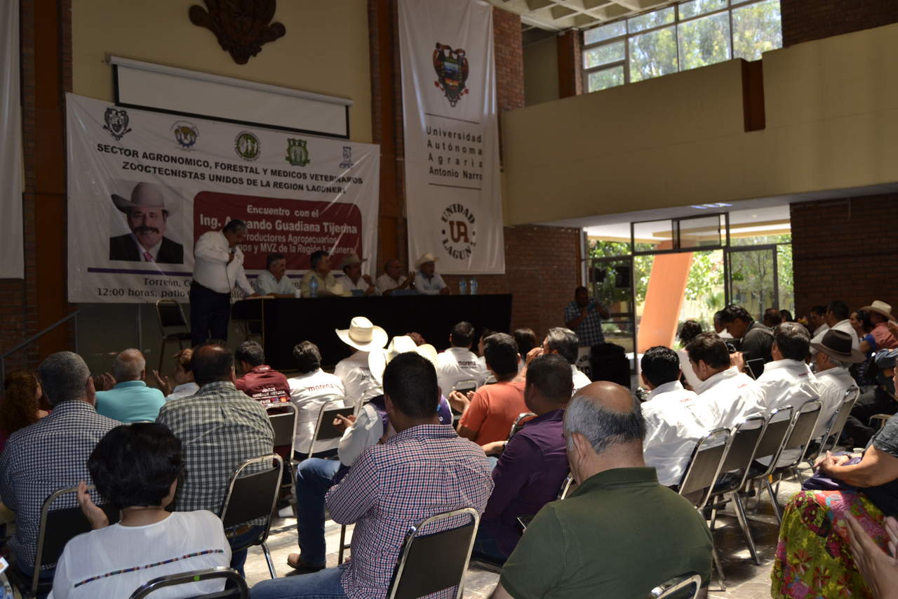 Guadiana estuvo hoy en la Universidad Autónoma Agraria Antonio Narro para sostener un encuentro con Productores Agropecuarios y Agrónomos. (EL SIGLO DE TORREÓN)