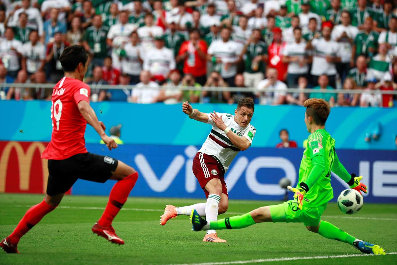 Javier “Chicharito” Hernández marcó el segundo tanto de la Selección al minuto 66. El atacante llegó a cuatro tantos en Copas del Mundo. (EFE)
