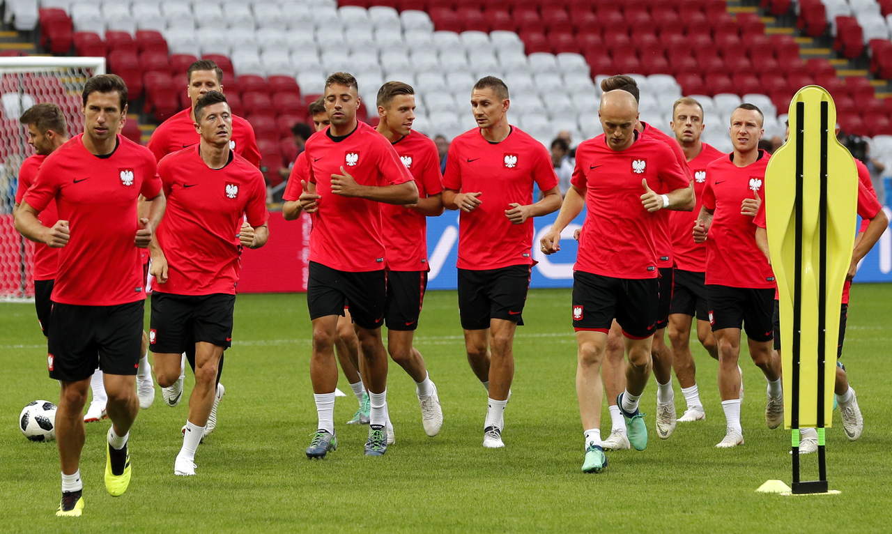 El equipo polaco se prepara para su duelo de hoy contra el seleccionado colombiano, dentro del Grupo H. (EFE)
