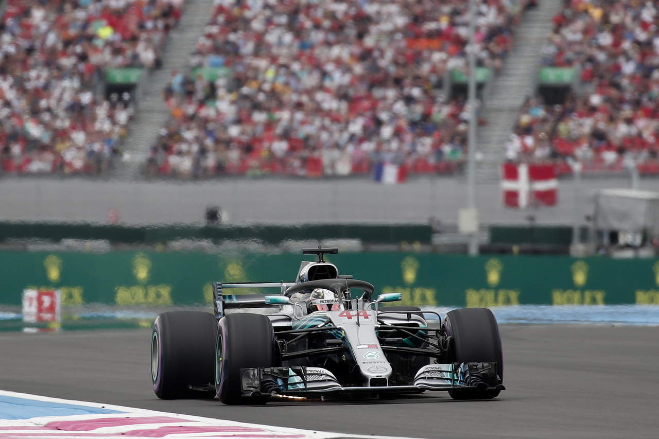 Lewis Hamilton consiguió la ‘pole’ número 75 de su carrera. (EFE)