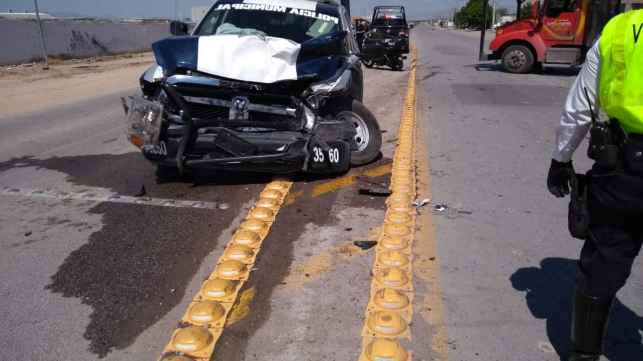 Patrulla choca vehículo de esposa de Guillermo Anaya