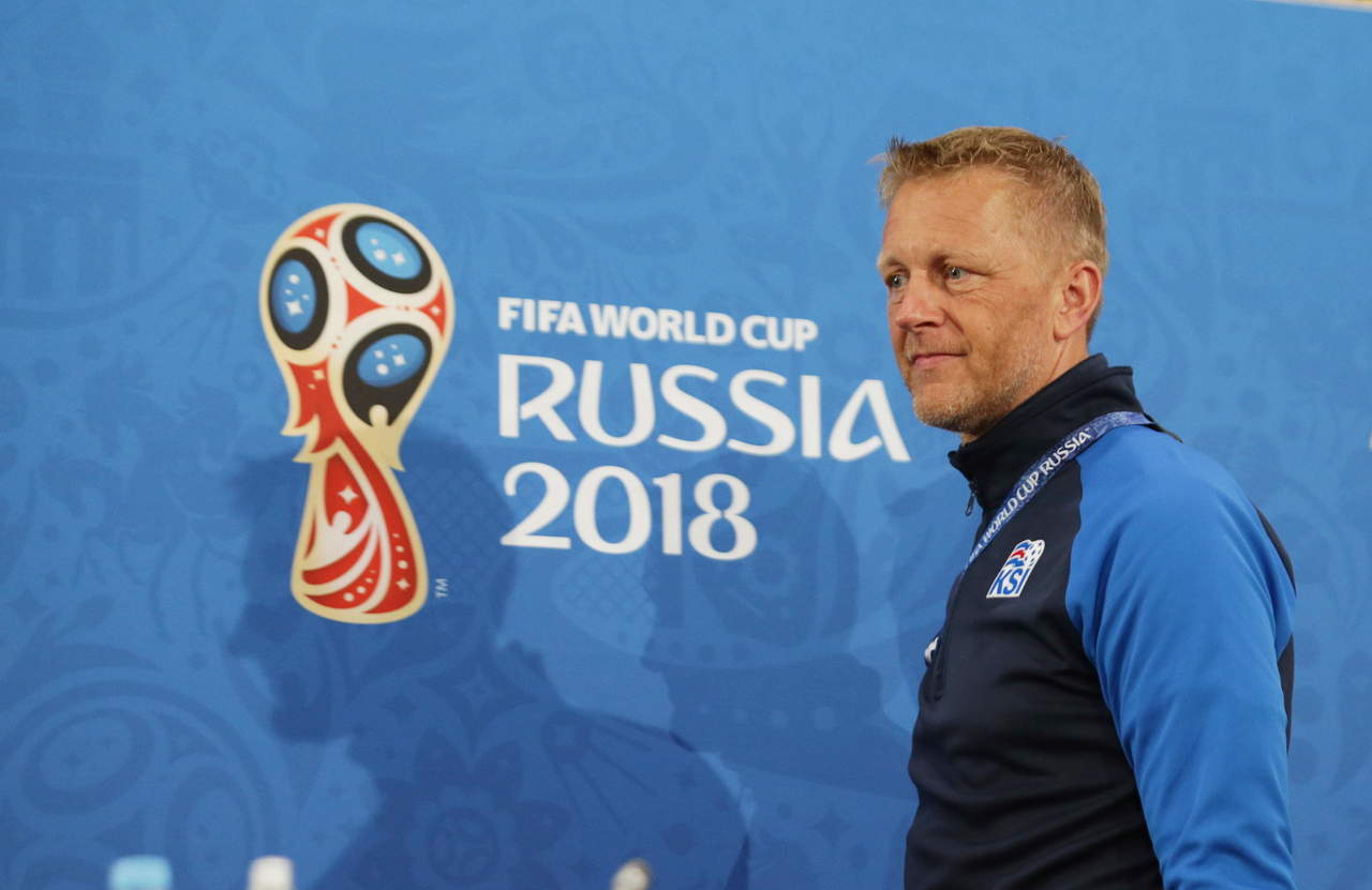 El técnico de Islandia, Heimir Hallgrimsson, quiere hacer historia con su equipo. (EFE)