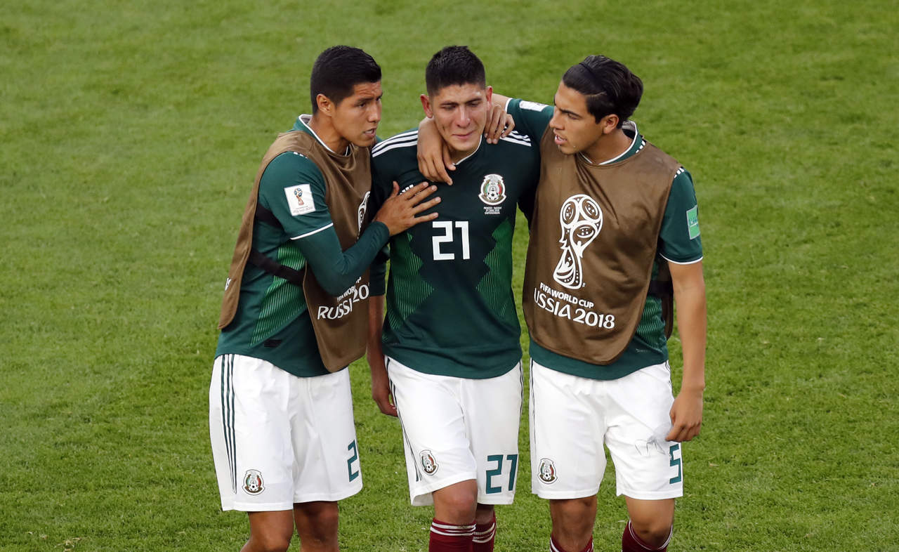 Al ser presionado por Toivonen, Edson Álvarez marcó en propia puerta el 0-3. Instalando a México en caída libre. Algunos compañeros trataban de reanimarlo al final del partido.