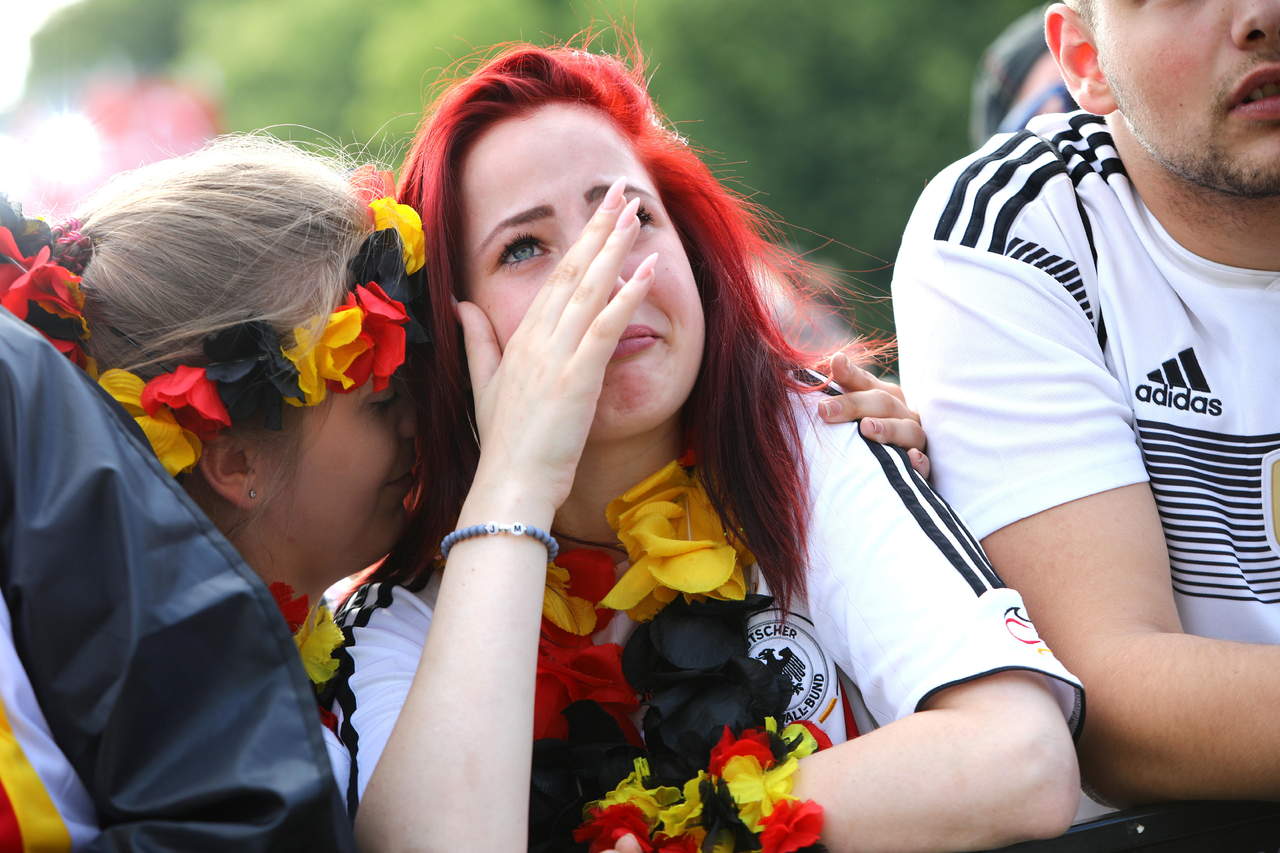 Los seguidores de Alemania no pudieron ocultar su tristeza en el Fan Fest, de Rusia.