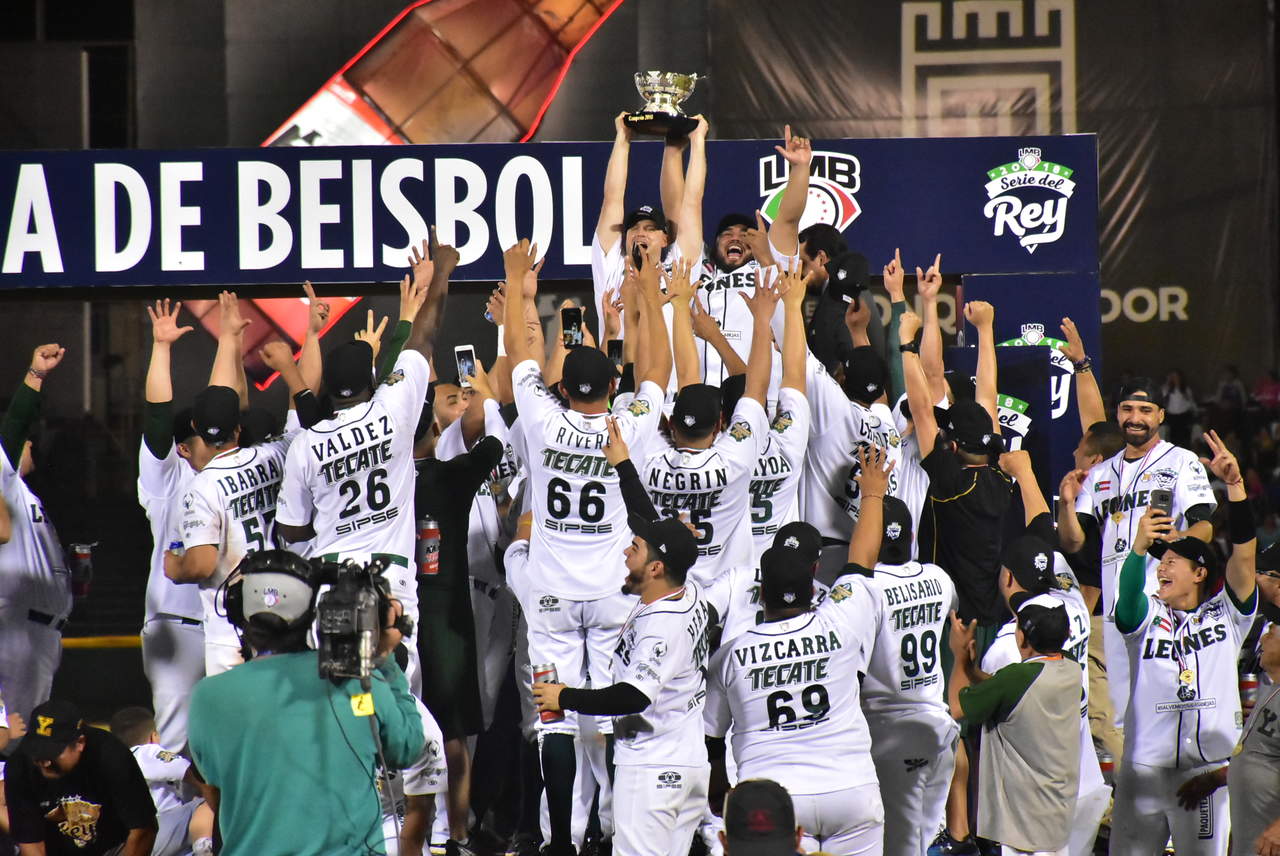 Los Leones de Yucatán superaron ayer 4 carreras a 3 a Sultanes de Monterrey para conseguir el campeonato. Es el
cuarto título de los ‘Melenudos’ en la Liga Mexicana de Beisbol.
(Cortesía)