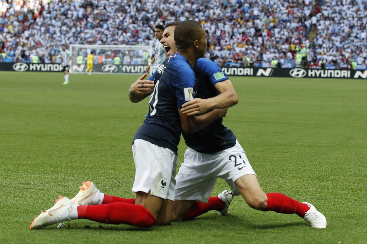 Mbappé marcó doblete en el triunfo de Francia sobre Argentina.  (AP) 