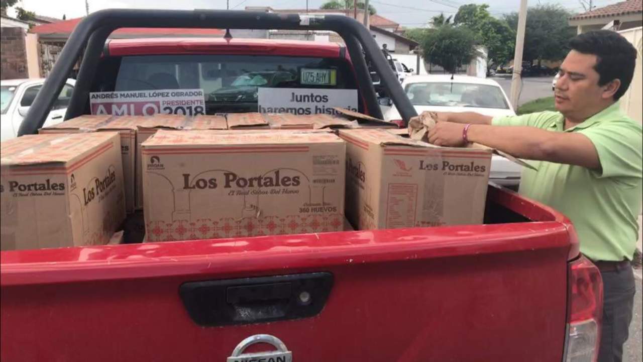 Morena indicó que lo único que pretendían era entregar los paquetes de comida para los representantes de casilla. (EL SIGLO DE TORREÓN)