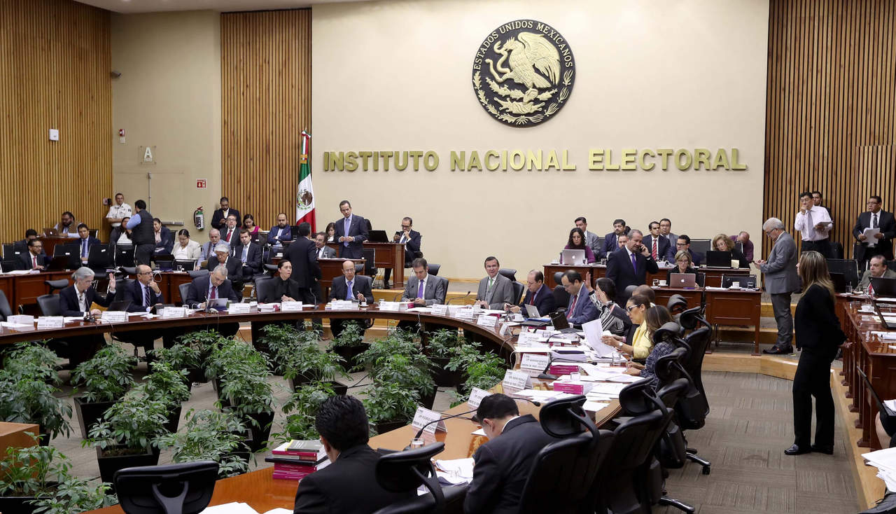 El Comité Técnico Asesor del Conteo Rápido tomará las votaciones de siete mil 787 casillas electorales de carácter federal (presidencial) y dos mil 136 de representación local (ocho gubernaturas y la Jefatura de Gobierno de la Ciudad de México). (ARCHIVO)