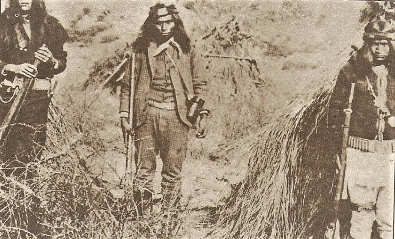Durante el período de lucha contra la invasión de los apaches, la agricultura decayó en vista de que los peones se negaban a regar de noche por temor de un ataque.