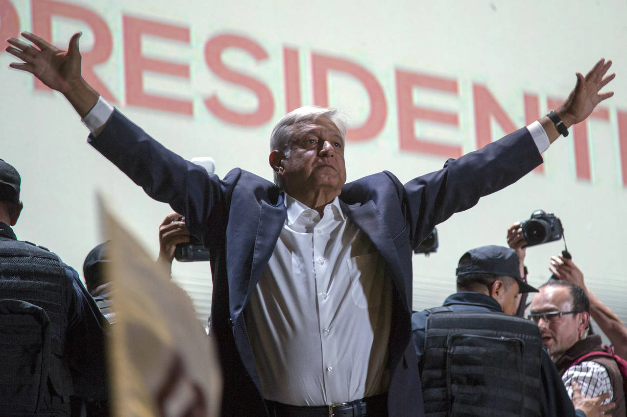 Su mejor batazo. Andrés Manuel López Obrador logró  ayer el triunfo en las elecciones presidenciales de nuestro país.