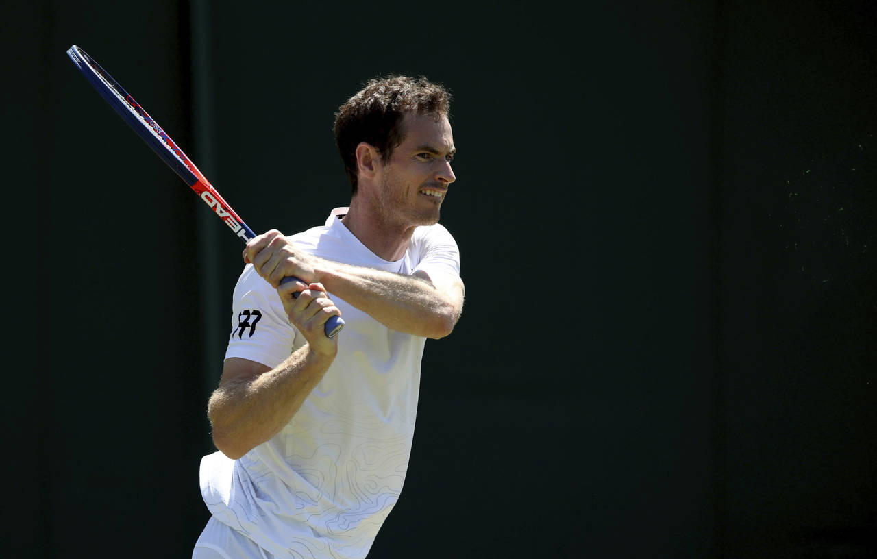 Andy Murray anunció ayer que no está listo para jugar torneos a tres de cinco sets y se retiró de Wimbledon. (AP)