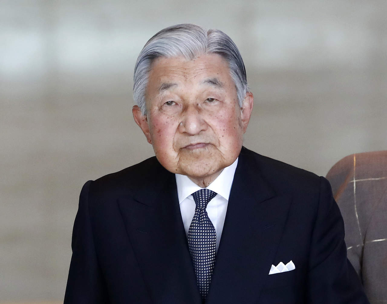 Un funcionario del gobierno aseguró que el emperador Akihito 'no está en una situación tal que tengamos que preocuparnos'. (ARCHIVO)