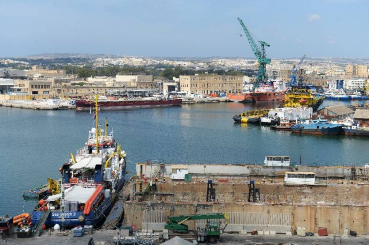 La autoridad de Malta negó la salida al buque. (AP)