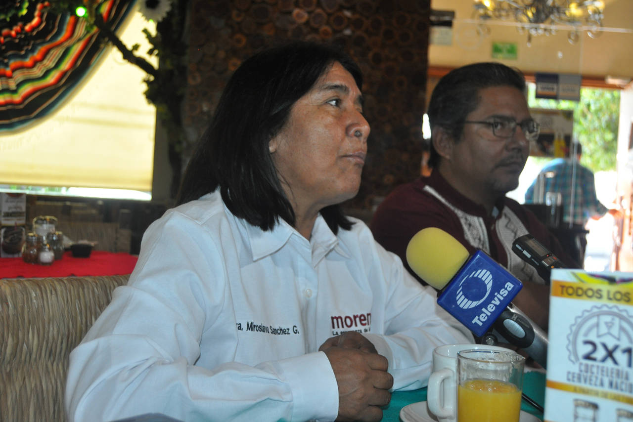 Movimiento. Miroslava Sánchez, líder de Morena anunció la caravana de agradecimiento. (GUADALUPE MIRANDA)