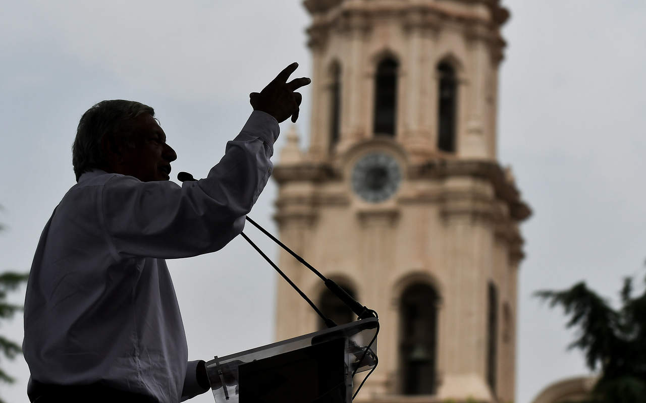 El efecto Andrés Manuel López Obrador provocó que la coalición liderada por Morena arrebatara al PRI diputaciones en Durango y en Coahuila, y al PAN senadurías en el caso de Coahuila y al PRI en el caso de Durango. (ARCHIVO)