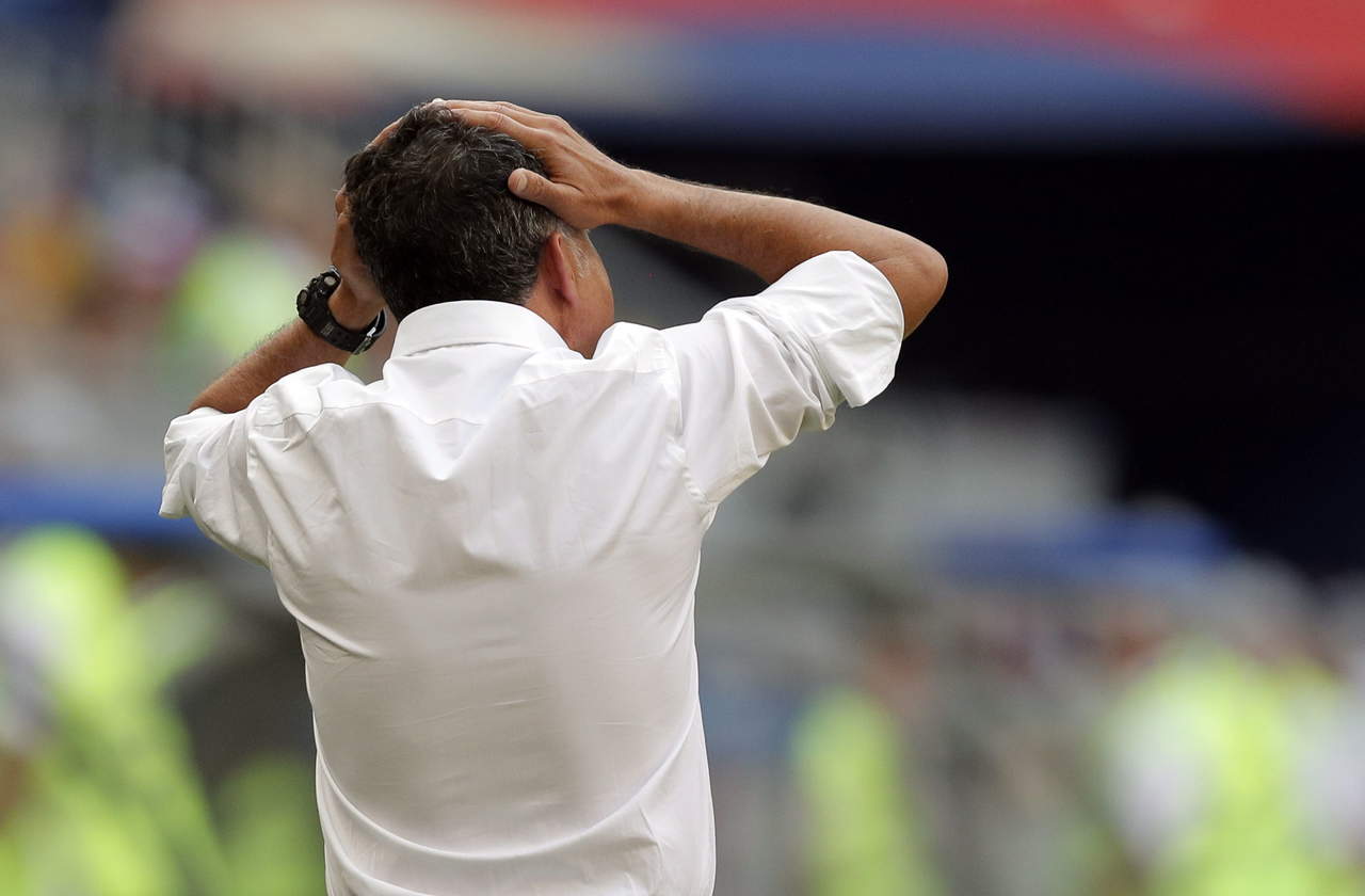 Osorio se lamenta durante el partido contra Brasil en Samara. (EFE)