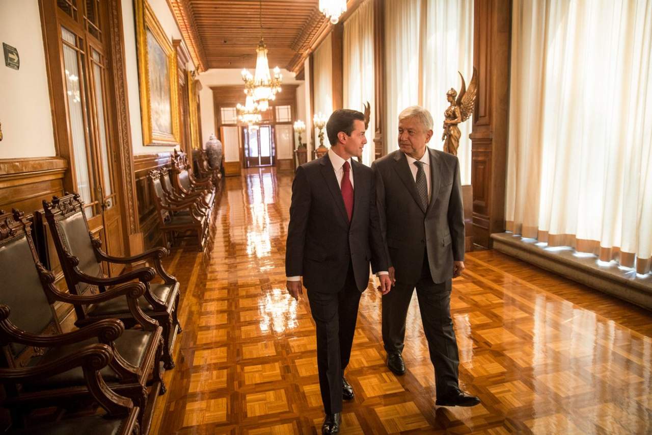 Peña Nieto y López Obrador dialogarán sobre el proceso de transición. (TWITTER)