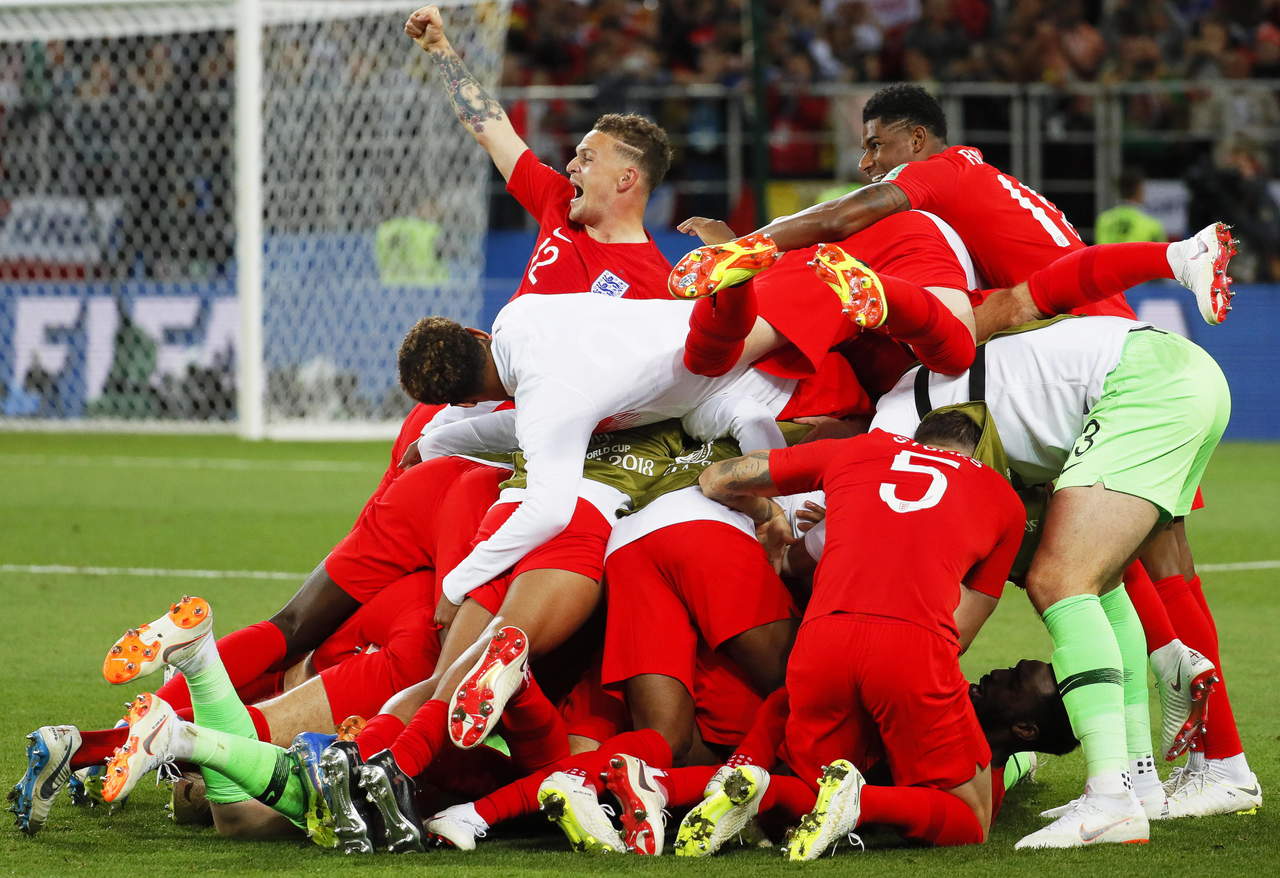 Los ingleses celebraron en grande su regreso a los cuartos de final de un Mundial.
