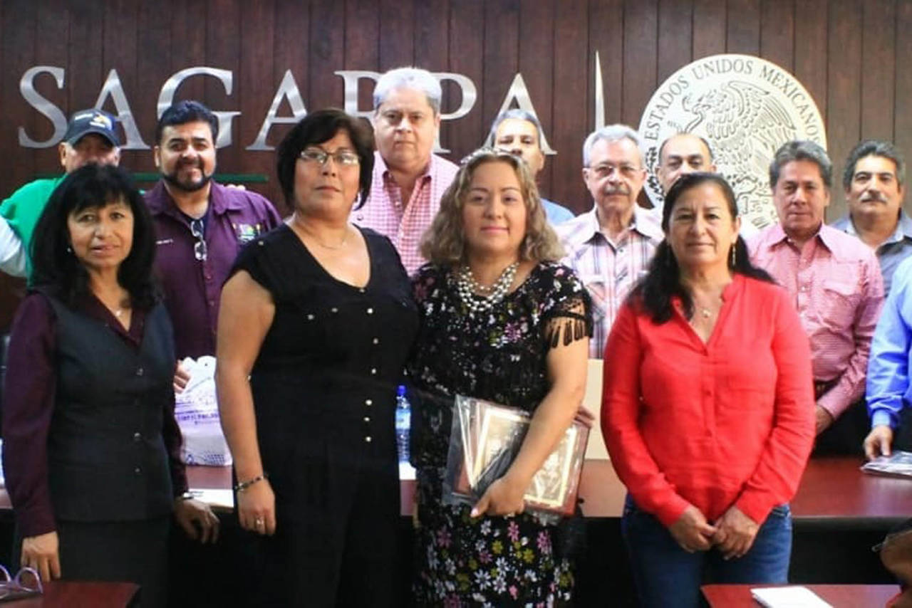 Reconocen. Entregó la Sagarpa 22 premios a igual número de trabajadores de la Delegación en la región Lagunera. (EL SIGLO DE TORREÓN)