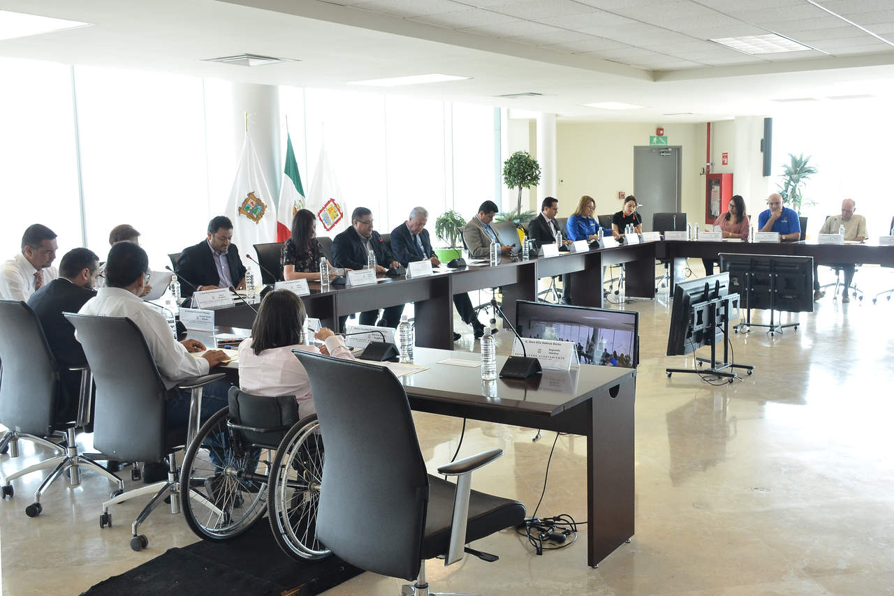 Los posicionamientos de los representantes del PRI y Morena se dieron en el marco de la Séptima Sesión Extraordinaria del Cabildo de Torreón. (FERNANDO COMPEÁN)